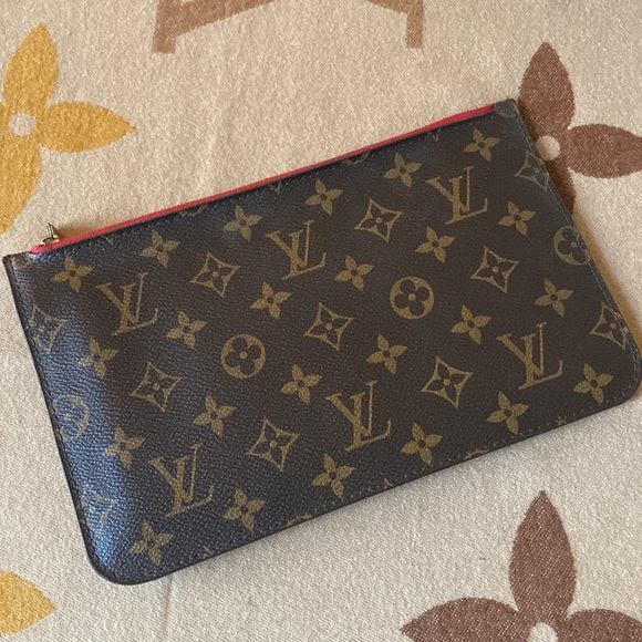Authentic Louis Vuitton Monogram Pochette Wristlet Clutch LV - Picture 2 of 15